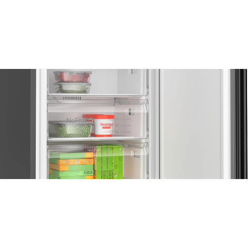 Двухкамерный холодильник Bosch KGN49LBCF