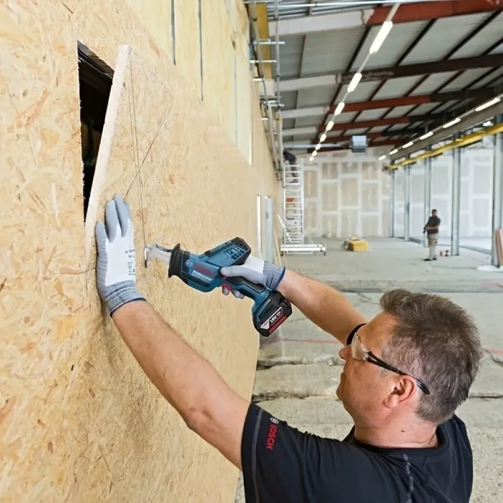 Bosch GSA 18 V-LI C Professional Solo аккумуляторная сабельная пила (без АКБ и ЗУ), 06016A5001