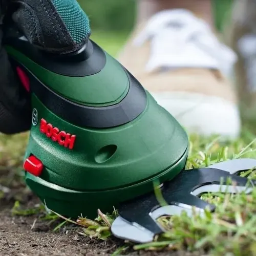 Bosch Isio 3 аккумуляторные ножницы (1 x 1.5 Ач, ЗУ) с 2 ножами, 0600833108