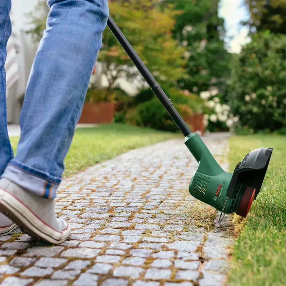 Bosch EasyGrassCut 18V-26 Solo аккумуляторный триммер (без АКБ и ЗУ), 06008C1C04