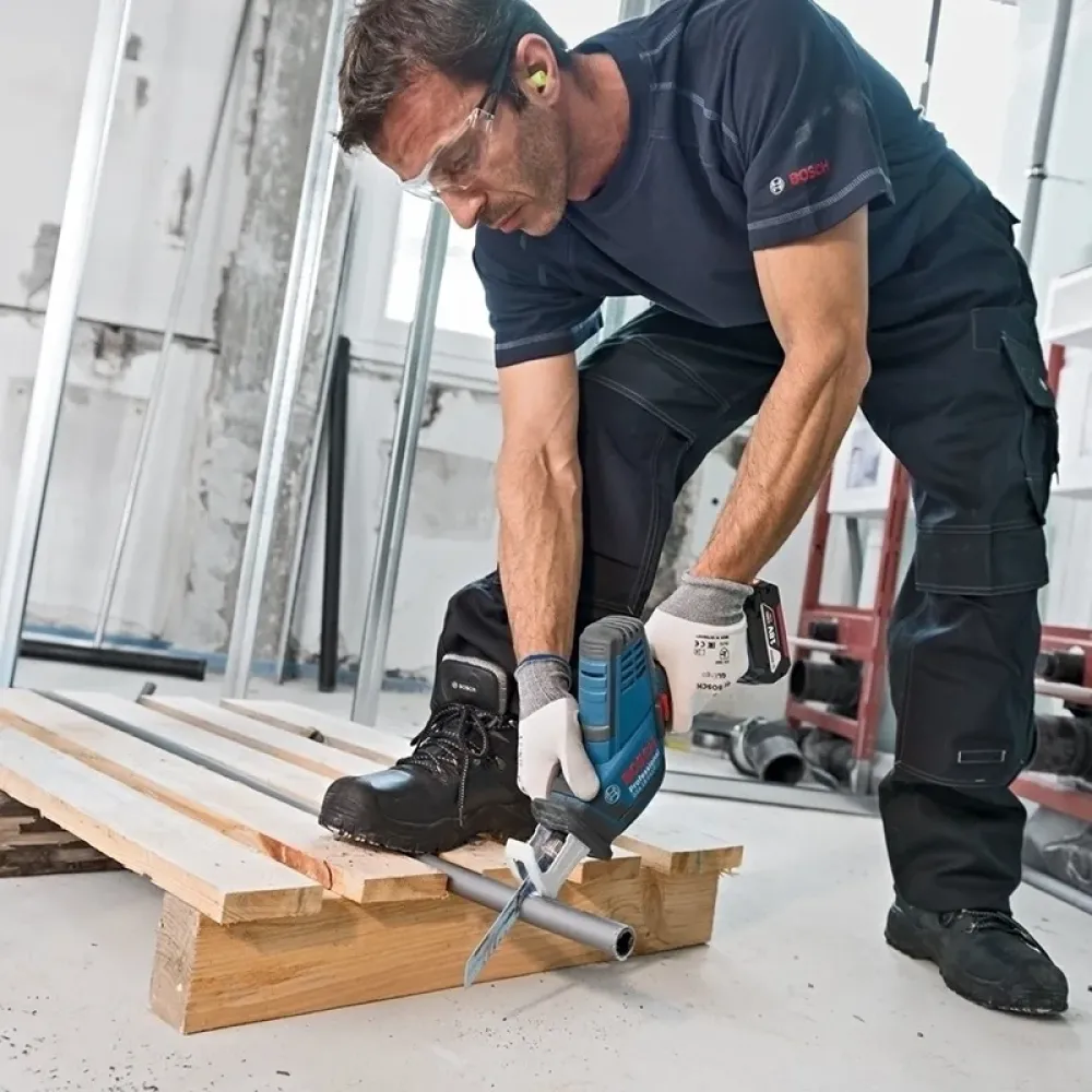 Bosch GSA 18 V-LI C Professional Solo аккумуляторная сабельная пила (без АКБ и ЗУ), 06016A5001